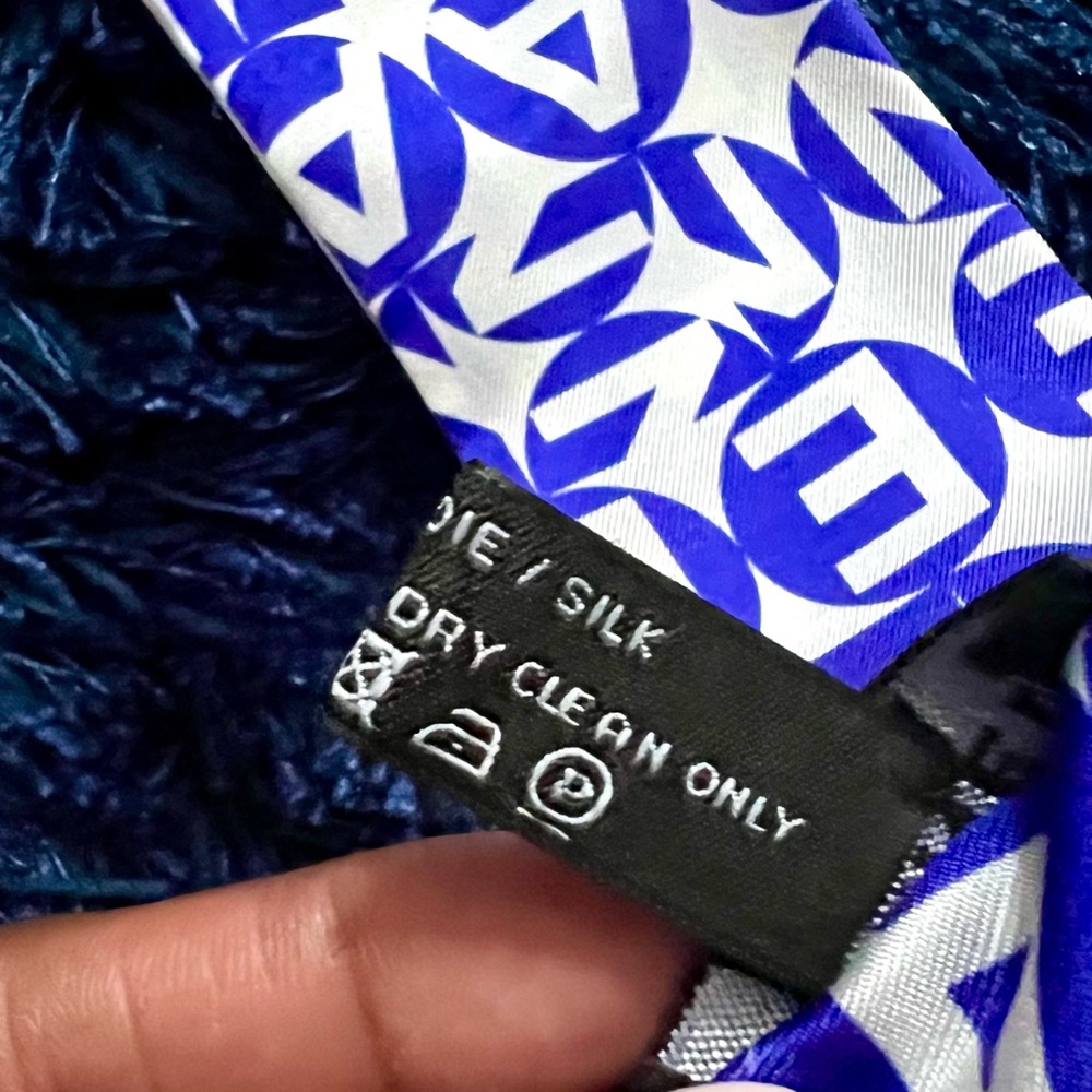 NEW CHANEL Blue, White, and Pink Silk Chanel Logo Twilly Scarf (New in Box) - Picture 5 of 9